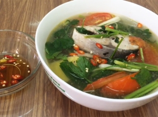Canh Cá Ngừ Nấu Cà